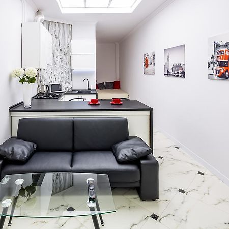 Designer Apartment Зі Світлом! Лвив Екстериор снимка