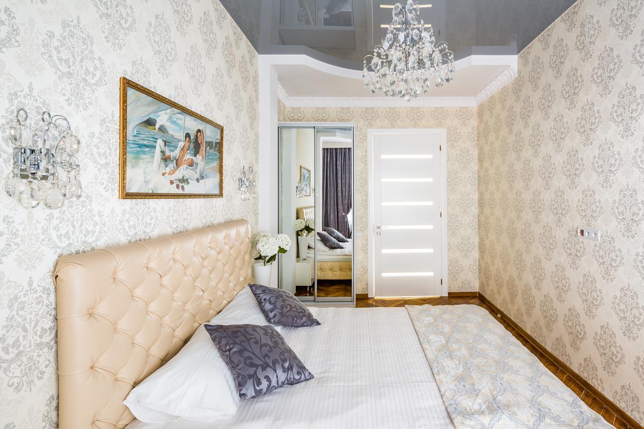 Designer Apartment Зі Світлом! Лвив Екстериор снимка