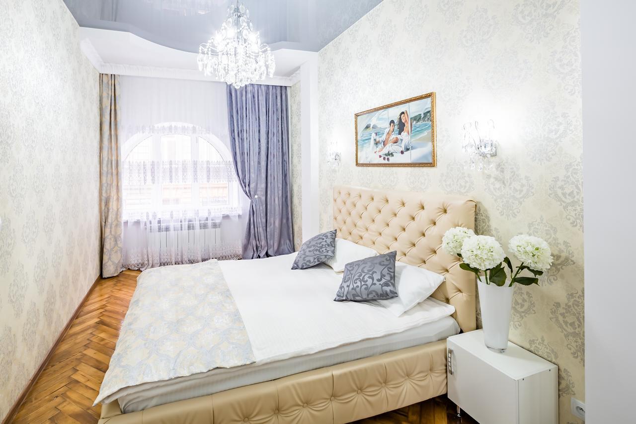 Designer Apartment Зі Світлом! Лвив Екстериор снимка